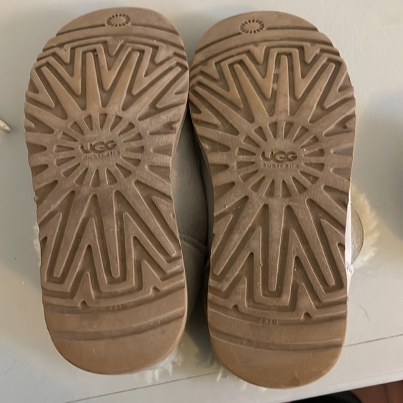 Mini Bailey Button II Genuine Shearling Boot (Size 6, EU 37) Baby Blue - Picture 7 of 7